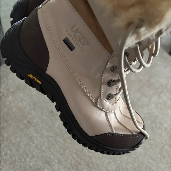 UGG Women's Beige and Brown Winter Boots