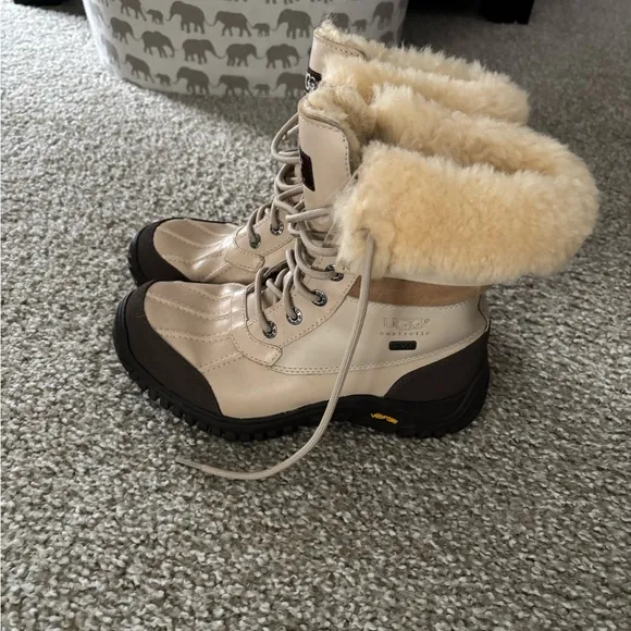 UGG Women's Beige and Brown Winter Boots