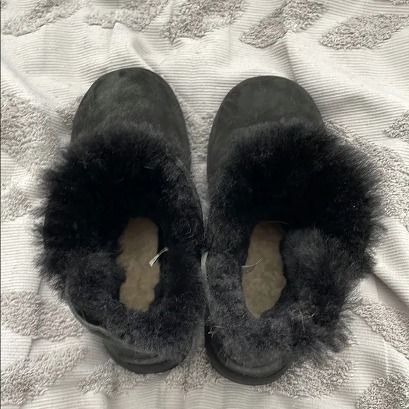 UGG Women's Mini Bailey Button Boot Black Shearling Boots Size 7