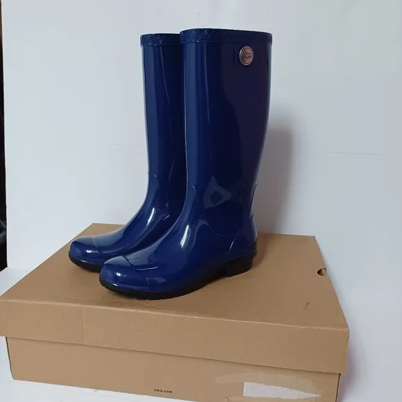 UGG Women's Navy Blue Shaye Glossy Waterproof Rubber Rain Boots Size 6