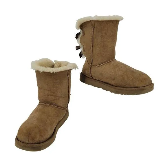 UGG Australia Bailey Bow II Leather Boots 8 Chestnut Shearling Lined 1016225