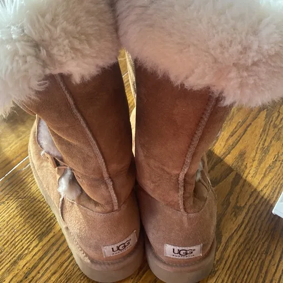 Ugh Brown Tan Boots