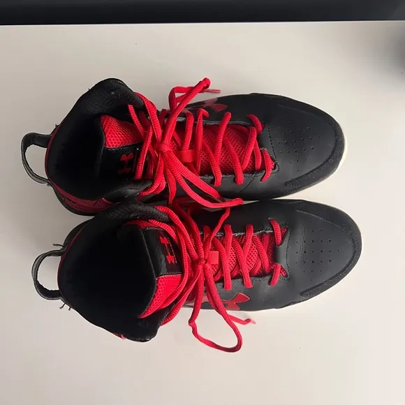 Under Armour Black and Red Lockdown Low-Back Basketball Shoes