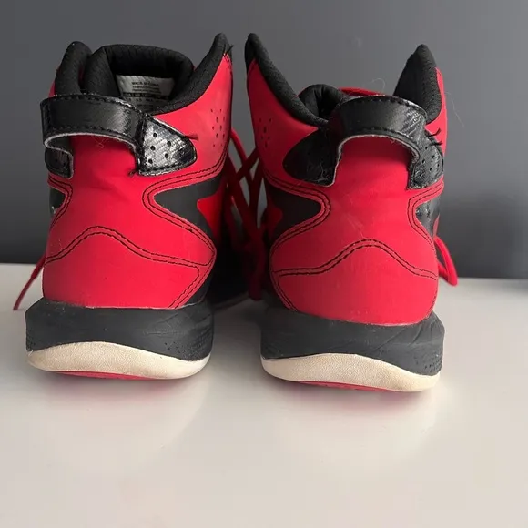 Under Armour Black and Red Lockdown Low-Back Basketball Shoes