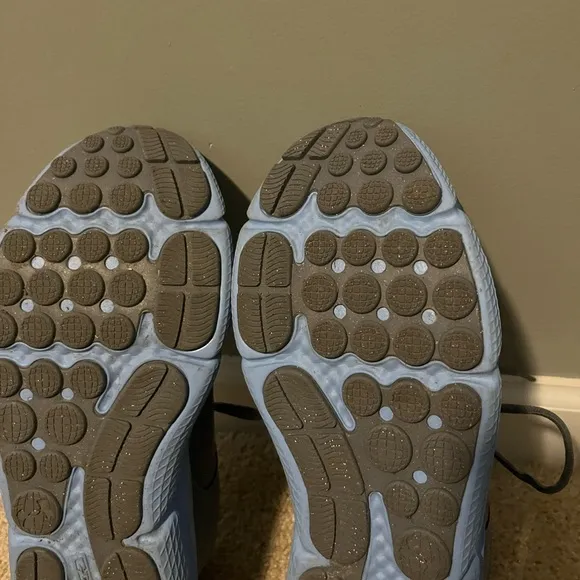 Under Armour Charged Assert 10 Men’s Sneakers