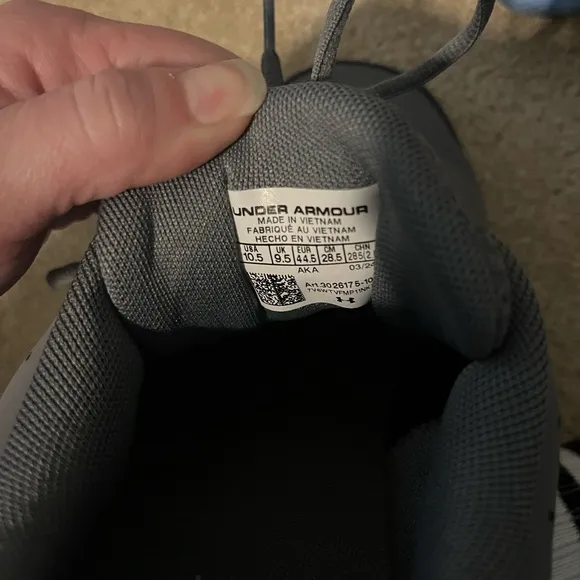 Under Armour Charged Assert 10 Men’s Sneakers