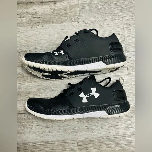 UNDER ARMOUR COMMIT TRAINING CHARGED SHOES SIZE 9 BLACK