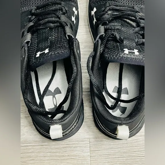 UNDER ARMOUR COMMIT TRAINING CHARGED SHOES SIZE 9 BLACK