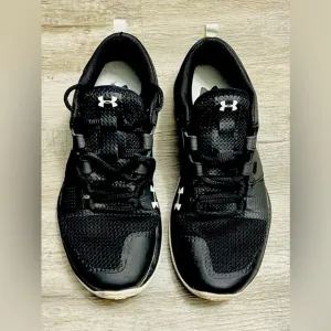 UNDER ARMOUR COMMIT TRAINING CHARGED SHOES SIZE 9 BLACK