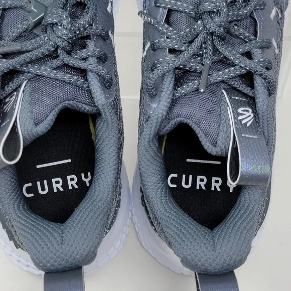 Under Armour Curry 10 Gray Basketball Shoes Sneakers 3026624-101 Men Sz 8.5 New