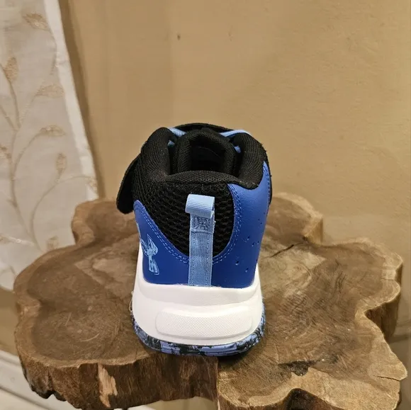 Under Armour Kids' Blue Basketball Sneakers