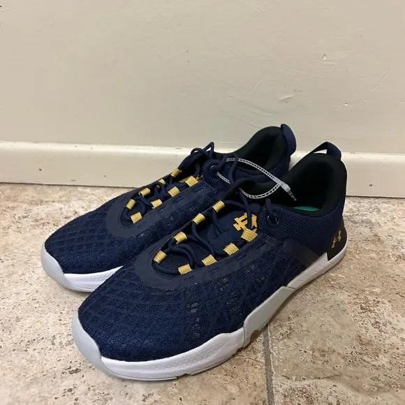 Under Armour Men's 13 Notre Dame Irish TriBase Reign 5 Training Shoes Gold