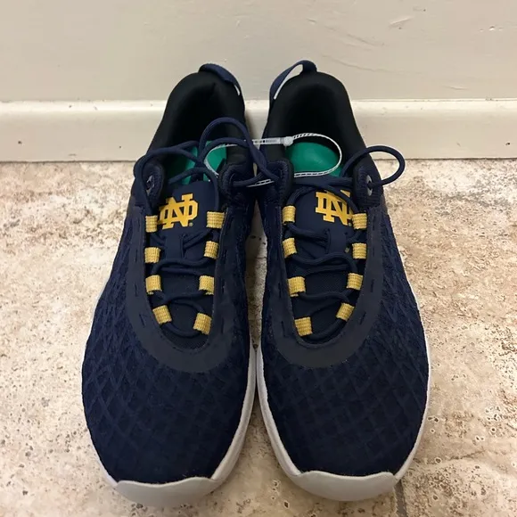 Under Armour Men's 13 Notre Dame Irish TriBase Reign 5 Training Shoes Gold