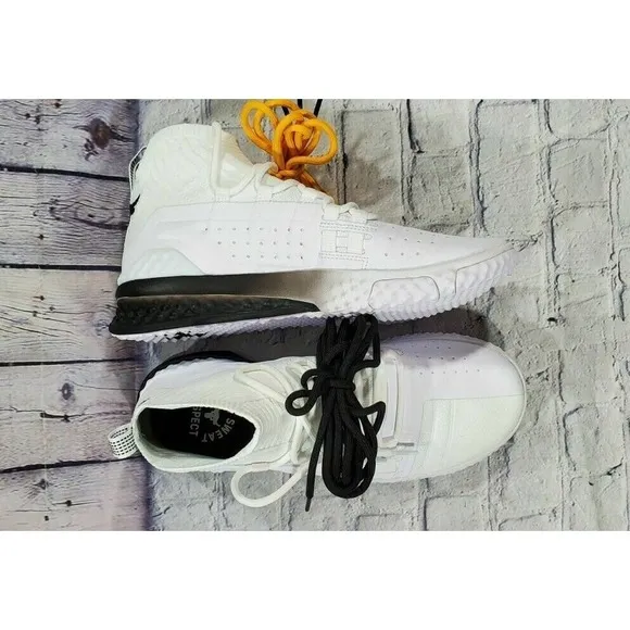 Under Armour x Project Rock MENS SIZE 9 White Training Shoes 3020788-102