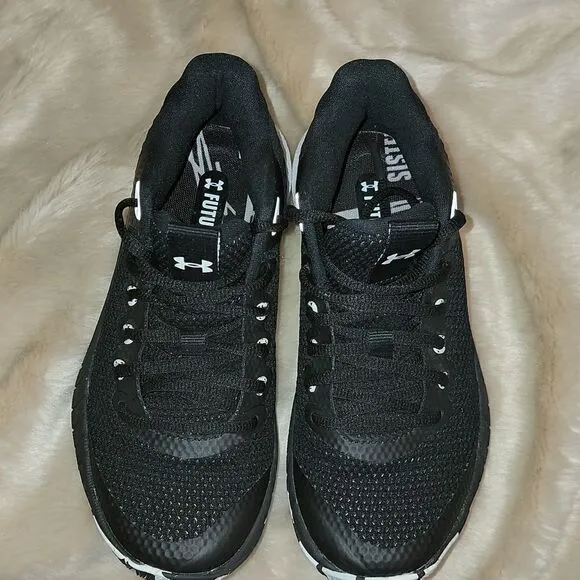 UNDER ARMOUR BLACK HOVR BREAKTHROUGH BASKETBALL SHOES, SIZE 5 - NEW!
