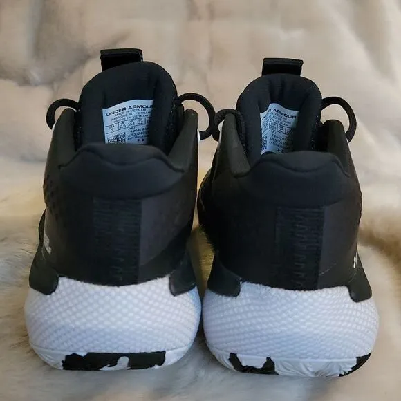 UNDER ARMOUR BLACK HOVR BREAKTHROUGH BASKETBALL SHOES, SIZE 5 - NEW!