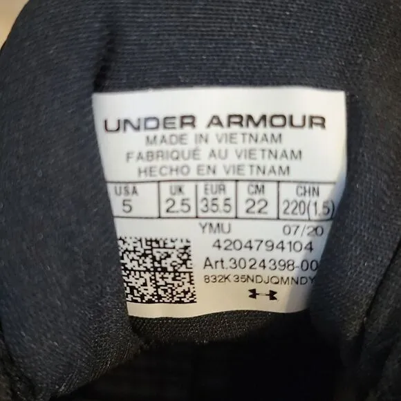 UNDER ARMOUR BLACK HOVR BREAKTHROUGH BASKETBALL SHOES, SIZE 5 - NEW!