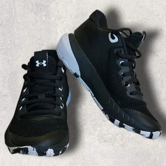 UNDER ARMOUR BLACK HOVR BREAKTHROUGH BASKETBALL SHOES, SIZE 5 - NEW!