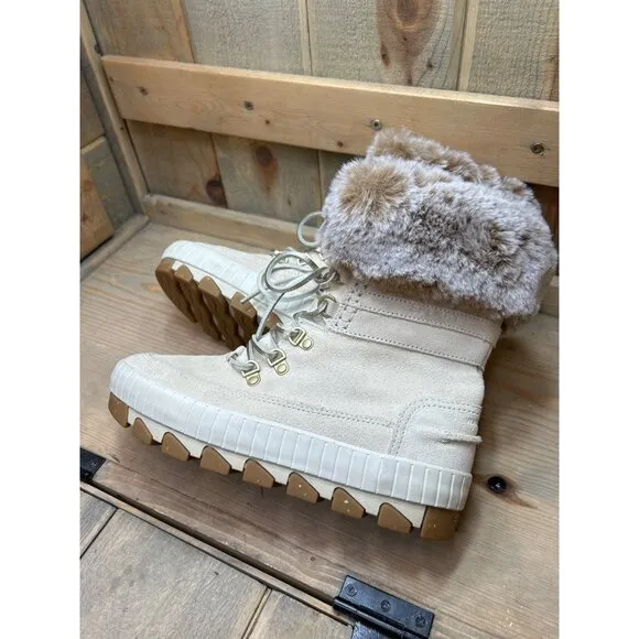 US7.5 Sperry Torrent Faux Fur Lace-Up Waterproof Suede Boot New with scuffs to t