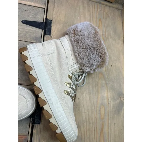 US7.5 Sperry Torrent Faux Fur Lace-Up Waterproof Suede Boot New with scuffs to t