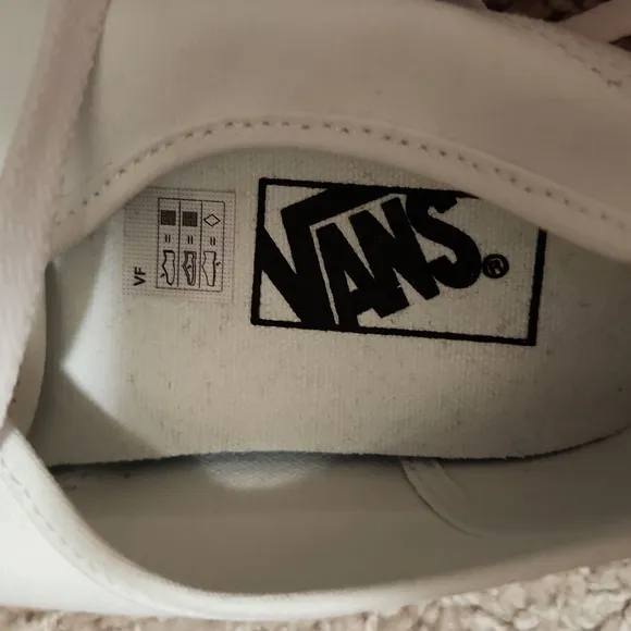 Van Canvas t shoes size 11