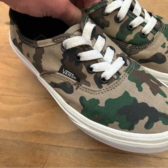 Vans Authentic Camo Kid Sneakers