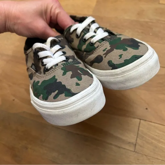 Vans Authentic Camo Kid Sneakers