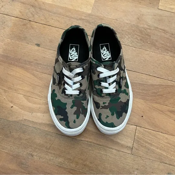 Vans Authentic Camo Kid Sneakers