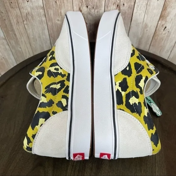 Vans ComfyCush Era Mixed Media Sneaker Size 7 Women