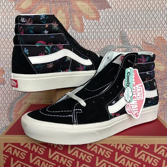 Vans Comfycush Sk8-HiFatal Floral BlackVNOA7TNOBLKMen’s sneakers -