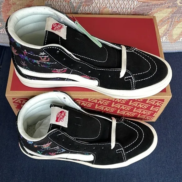 Vans Comfycush Sk8-HiFatal Floral BlackVNOA7TNOBLKMen’s sneakers -
