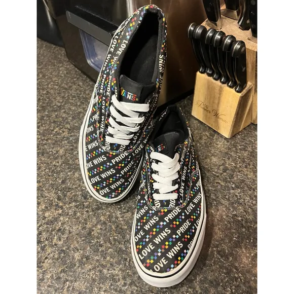 Vans Doheny Lowtop 2022 Pride Love Wins Mens 10