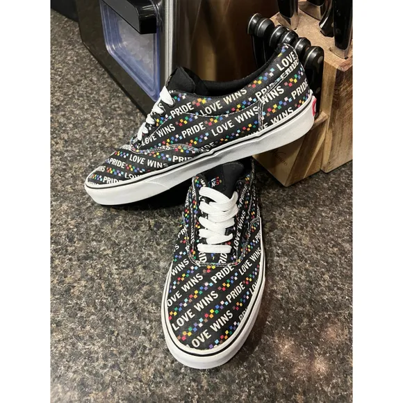 Vans Doheny Lowtop 2022 Pride Love Wins Mens 10