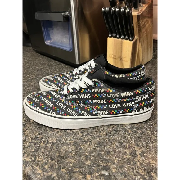 Vans Doheny Lowtop 2022 Pride Love Wins Mens 10