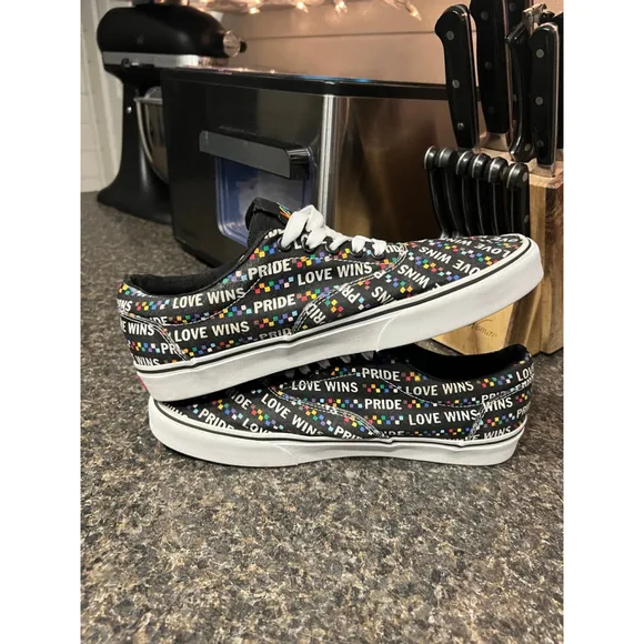 Vans Doheny Lowtop 2022 Pride Love Wins Mens 10