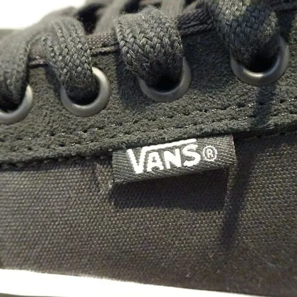 Vans Men's Chukka Low Pro Raven Black Marshmallow Canvas Suede shoes Size 6.5