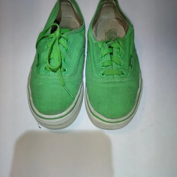 VANS OFF THE WALL BRIGHT NEON LIME GREEN SNEAKERS IN A VERY RARE GREEN COLORWAY