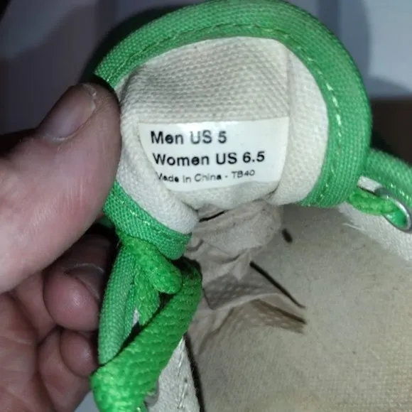 VANS OFF THE WALL BRIGHT NEON LIME GREEN SNEAKERS IN A VERY RARE GREEN COLORWAY