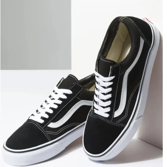 VANS | Old Skool Black &amp; White Sneakers | Mens 6.5/Womens 8/EUR 38.5