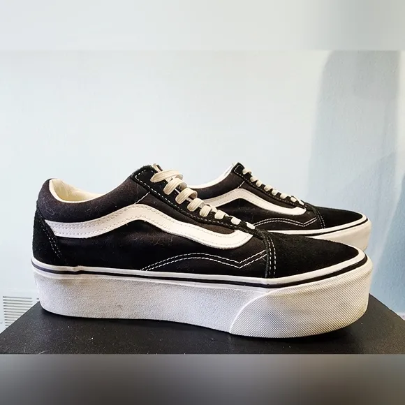 VANS | Old Skool Black &amp; White Sneakers | Mens 6.5/Womens 8/EUR 38.5