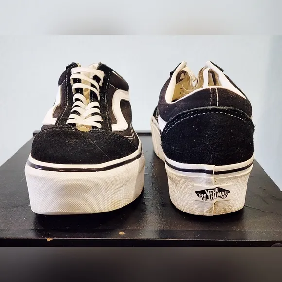 VANS | Old Skool Black &amp; White Sneakers | Mens 6.5/Womens 8/EUR 38.5