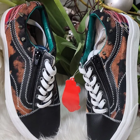 Vans Old Skool Tapered Tartan Daze sneakers in black/red women7.5 New
