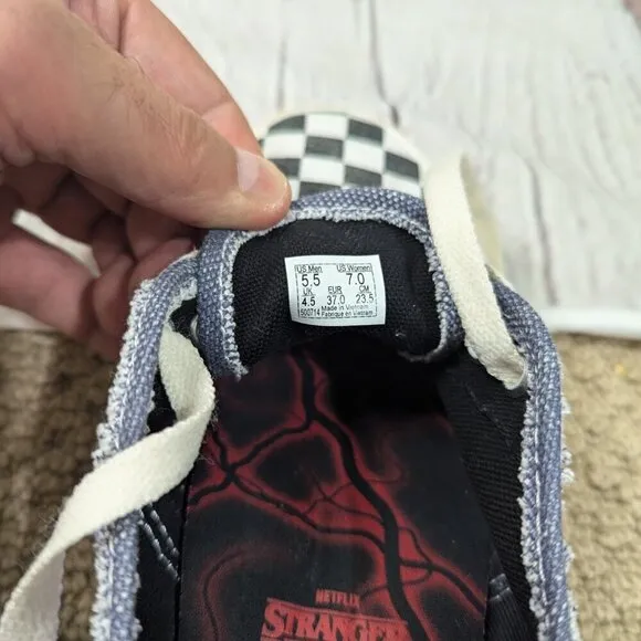 Vans Stranger Things Surfer Boy Pizza Shoes M 5.5 W 7