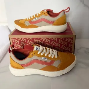 VANS Ultrarange Exo Shoes Women 8.0 US Mens 6.5 US