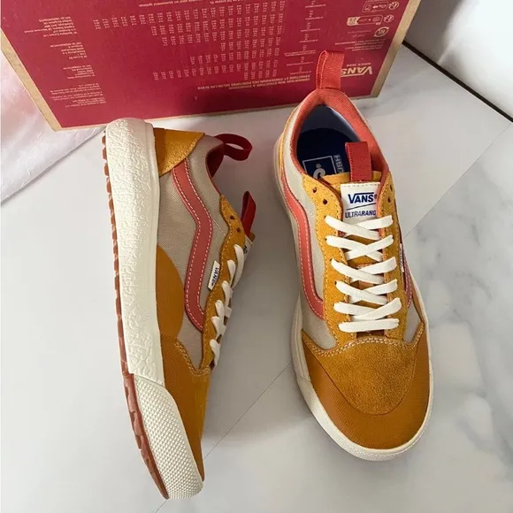 VANS Ultrarange Exo Shoes Women 8.0 US Mens 6.5 US
