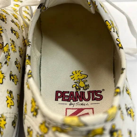 VANS x Peanuts Woodstock Size 10.5 Mens Bone/ Yellow Print Canvas Sneakers
