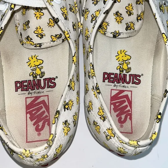 VANS x Peanuts Woodstock Size 10.5 Mens Bone/ Yellow Print Canvas Sneakers