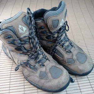 Vasque Breeze XCR Mens Boots Size 13 Brown 7466 GoreTex insulated. Waterproof Tr