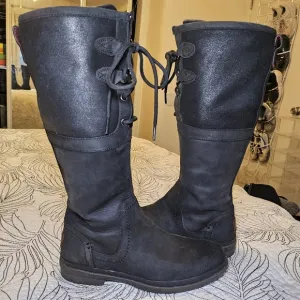 VGUC UGG Elsa Waterproof Lace Black Boots Sherpa Lined Sz 7.5