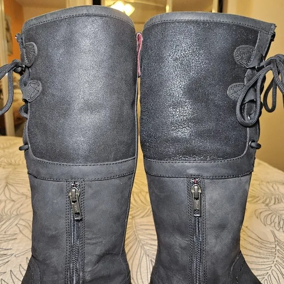 VGUC UGG Elsa Waterproof Lace Black Boots Sherpa Lined Sz 7.5